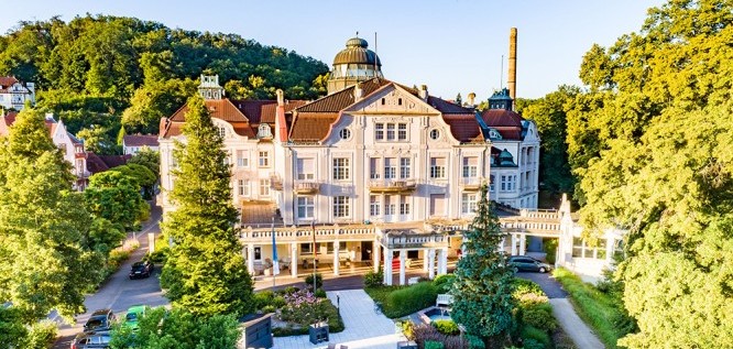 Luftaufnahme des Hauseingangs | Boutique Hotel Badehof - Osthessen