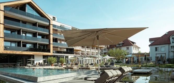 Der Poolgarten im - Das Muehlbach - Thermal Retreat & Wellness Resort in Bad Fuessing - Niederbayern