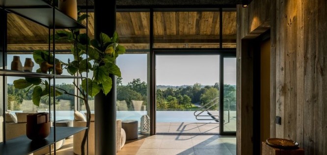 Ruheraum mit Poolblick-Das Mühlbach-Bad Füssing-Niederbayern