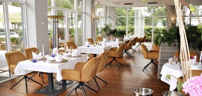 Grand Hotel Binz - Rügen - Ostsee - Deutschland - Restaurant RUIANI - Blick zum Meer
