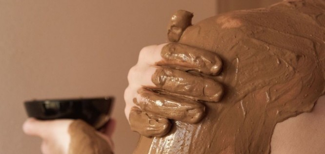 Schlammpackung Tonerde Wellness