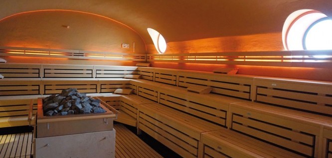 Lehmsauna: klassisches Tonnengewölbe mit Lehm verputzt - Jammertal Golf & Spa-Resort - Datteln-Ahsen - NRW - Münsterland