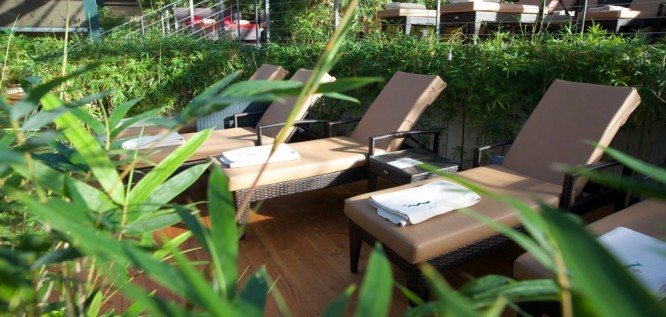 Liegen zwischen den Bambuspflanzen im Glashaus - Jammertal Golf & Spa-Resort - Datteln-Ahsen - NRW - Münsterland