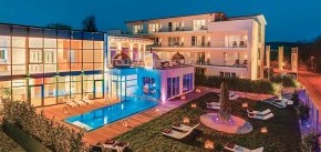 Abendstimmung am Pool - Lifestyle Resort Zum Kurfürsten - Bernkastel-Kues | Mosel