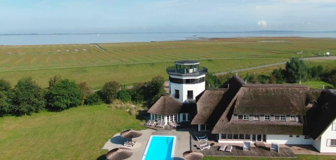 Panorama auf Leuchtturm am Lundenbergsand Nordsee Hideaway & Spa, Wattenmeer, Husum 