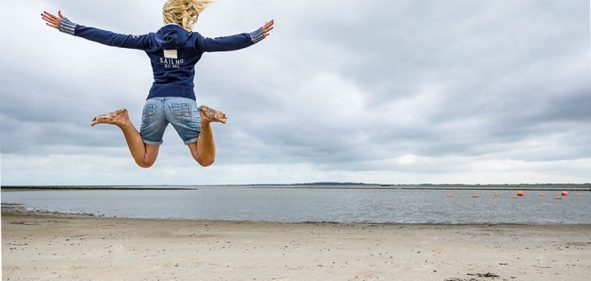 Sprung in die Nordsee   - Lundenbergsand Nordsee Hideaway und Spa – Husum - Nordsee