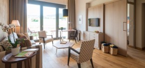 Blick in den Wohnbereich der Suite in Menschels Vitalresort, Naheland, Meddersheim, Bad Sobernheim  