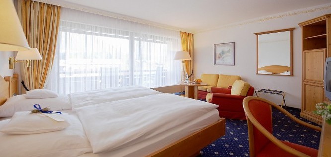 Genießen Sie entspannende Stunden im Doppelzimmer Wacholder – Schüle's Gesundheitsresort & Spa – Allgäu | Bayern