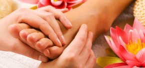 Ayurvedische Fußmassage - Padabyhanga – Wellnesshotel Seeschlößchen | Privat-SPA & Naturresort – Niederlausitz/Brandenburg