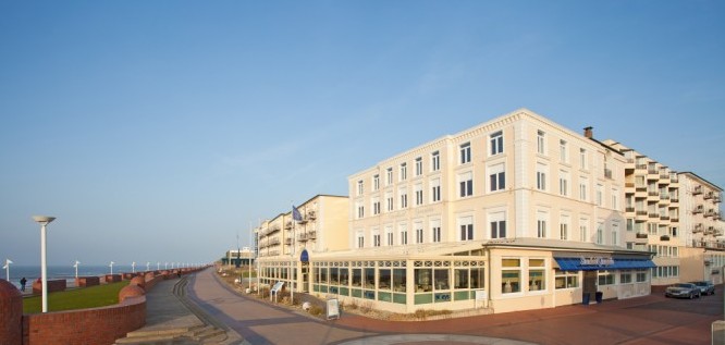 Außenansicht Tag - Strandhotel Georgshöhe - Norderney - Nordsee