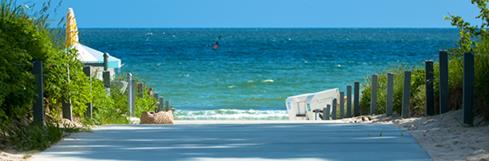 Grand Hotel Binz - way to the beach