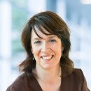 Wellness-Expertin Ira Bräuer zu Achtsamkeit, Klangschalen, Kräuter, Yoga, Entspannung